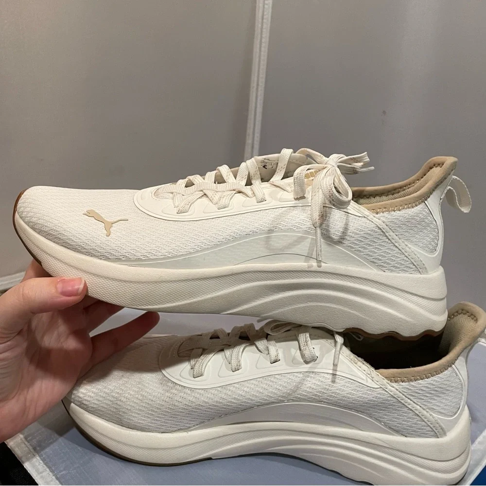 EUC Puma 9 Women’s Softride Sophia Vital
Women's Running Shoes White Almond $70! - Picture 10 of 14